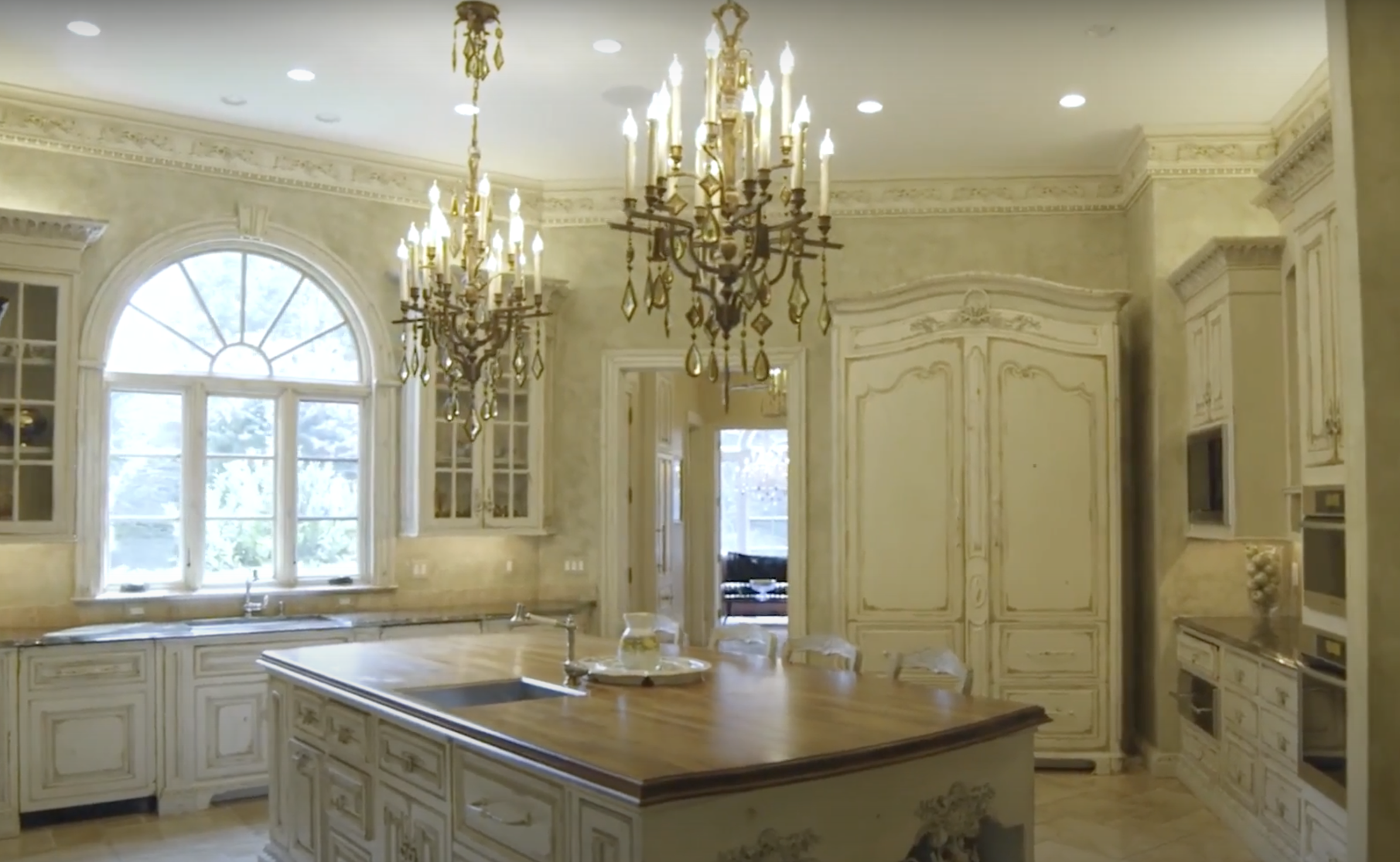 Luxury Kitchen Renovations & Bathroom Remodeling and Designers